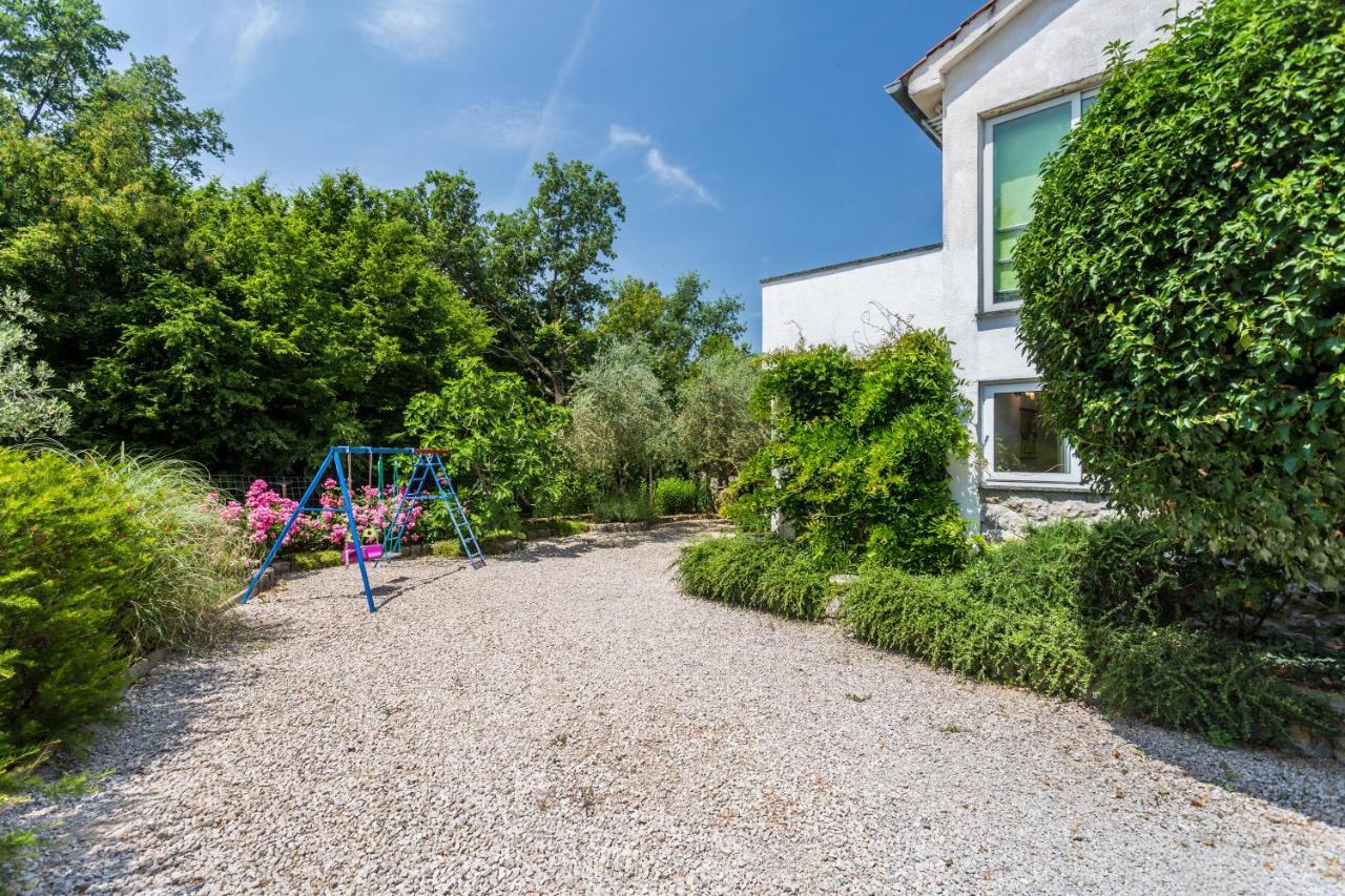 Molnar Resort Apartment Ljiljana Brzac Exterior photo
